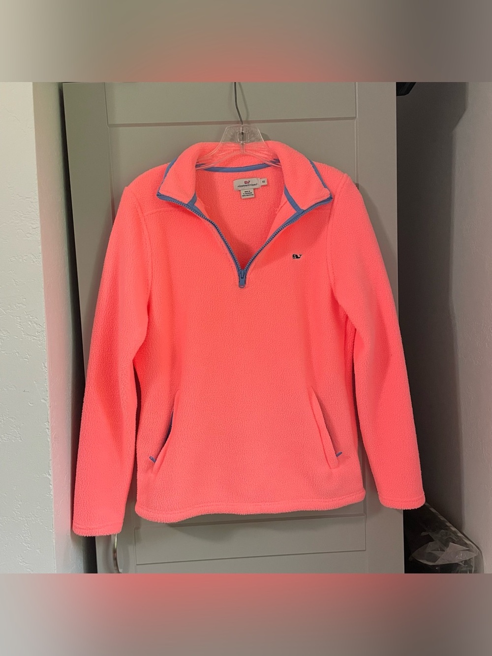 Like new women’s vineyard vines fleece quarter zip